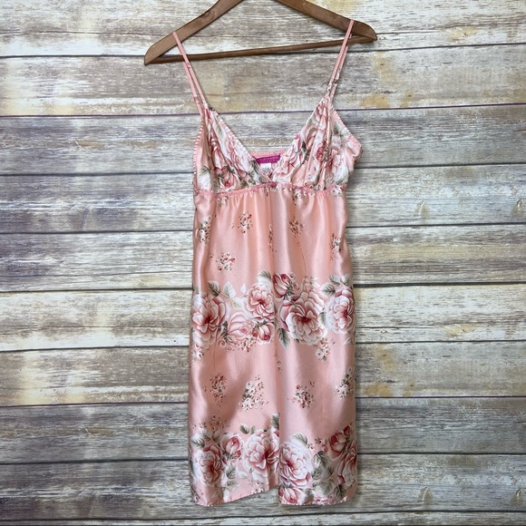 August Moon Other - August Moon intimates L peach 💯 silk floral nightgown